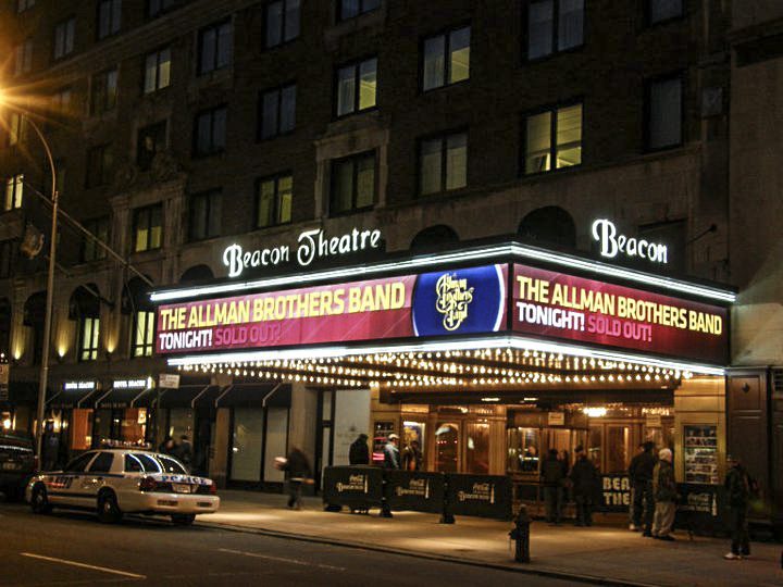 l'ingresso del Beacon Theatre a NYC per il concerto dell'Allman Brothers Band