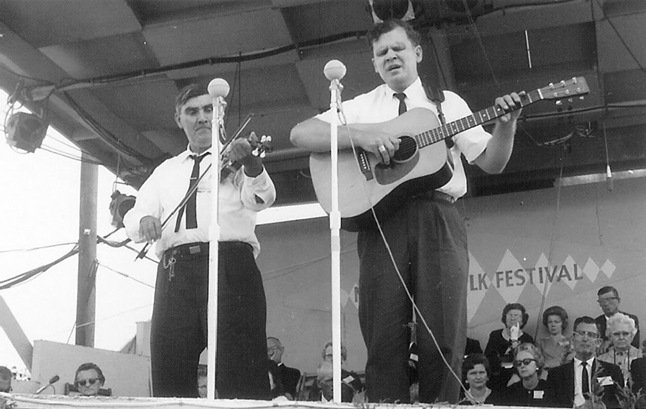 Doc Watson e Gaither Carlton al Newport Folk Festival del 1963